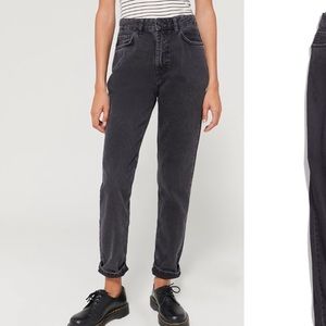 BDG High-Waisted UO Mom jeans!